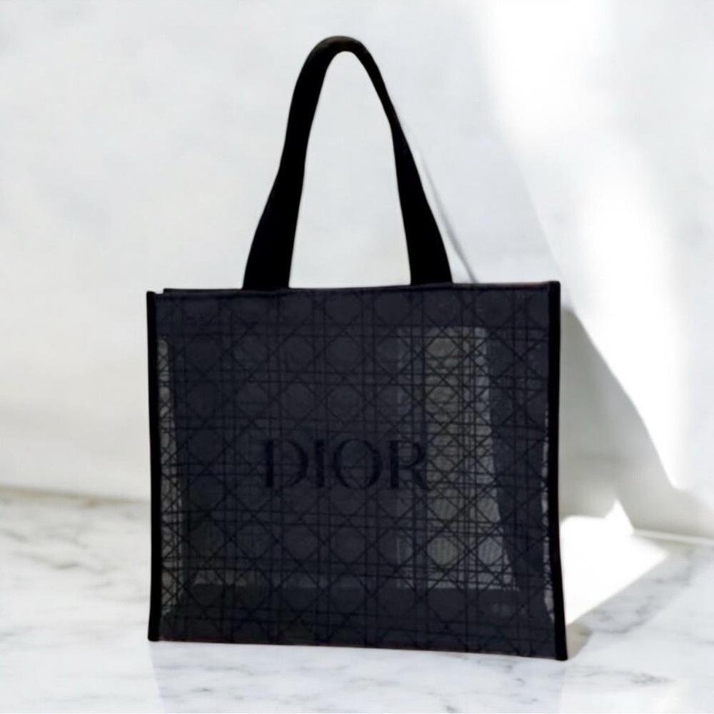 Dior Beauty Black Mesh Velvet Large Tote Bag
Exclusively Dior Beauty 2025 ~NEW! - Picture 3 of 4